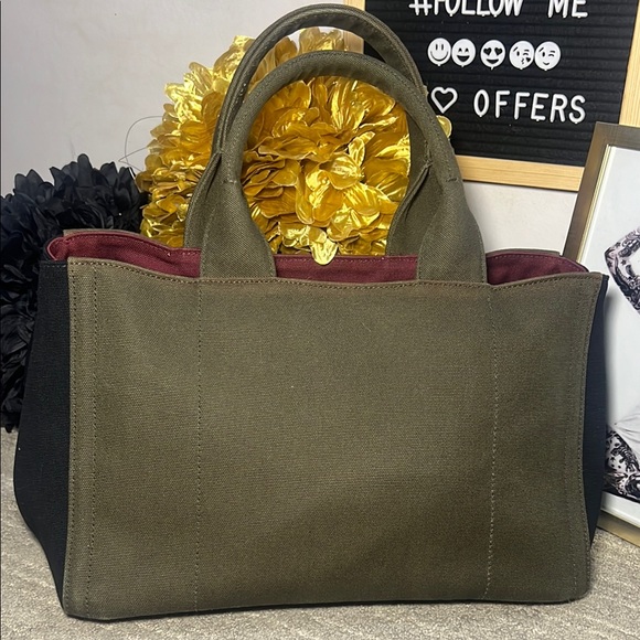 Prada Canapa Limited Edition - Picture 3 of 12